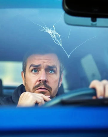 Mobile windshield crack repair at driver's location in Seattle